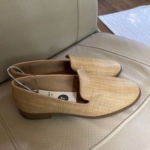 Universal thread rattan shoe.